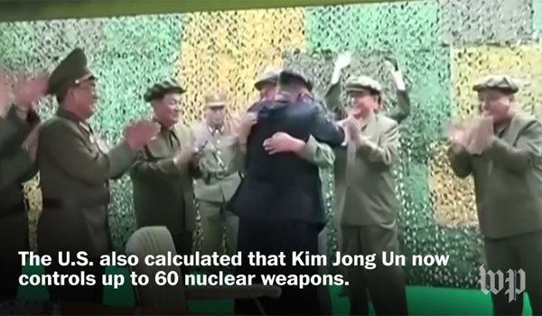 美국방정보국(DIA)이 "북한의 핵무기 수가 최소 30개, 최대 60개에 이른다"고 분석했다는 소식이 나왔다. 사진은 지난 7월 '화성-14형' 발사 이후 관계자들을 껴안고 기뻐하는 김정은. ⓒ美워싱턴 포스트 관련보도 화면캡쳐.