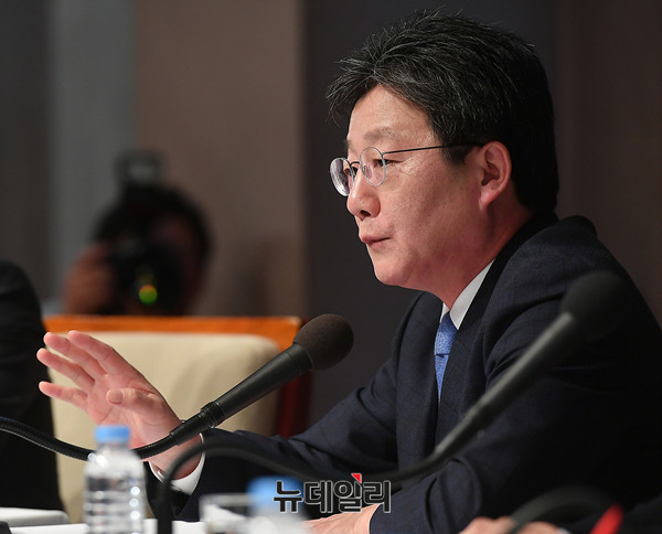 ▲ 바른정당 유승민 의원은 9일 지난 대선에서 안철수 후보와의 단일화와 관련해, 국민의당 박지원 전 대표, 바른정당 김무성 의원에게 어떠한 말도 한 적이 없다고 주장했다. ⓒ뉴데일리 정상윤 기자