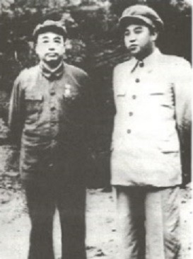 중공군 자셜관 펑더화이(왼쪽)와 김일성.(자료사진)
