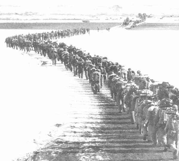 ▲ 끝도 없이 밀려드는 중공군 인해전술.(자료사진)