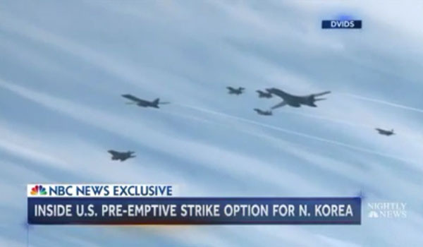 ▲ 美NBC뉴스는 지난 9일(현지시간) 국방부 소식통을 인용해 "미국은 지난 5월까지 북한 선제타격 훈련을 11번에 걸쳐 실시했다"고 보도했다. 사진은 '북폭'의 주력을 맡을 B-1B 랜서 폭격기 훈련 장면. ⓒ美NBC뉴스 관련보도 화면캡쳐.