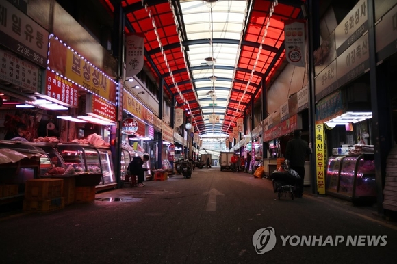 ▲ 올해 설 손님들의 발길이 뚝 끊긴 서울 마장동 축산물 시장. ⓒ 연합뉴스