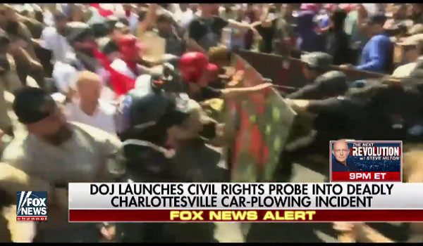 ▲ 지난 12일(현지시간) 샬롯츠빌 폭동 모습. 왼쪽이 '정치적 올바름'을 신봉하는, 소위 '진보 진영'이고, 오른쪽이 경찰이다. ⓒ美폭스뉴스 관련보도 화면캡쳐.