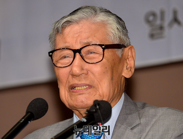 ▲ 수상소감 밝히는 남시욱 화정평화재단 이사장 ⓒ 뉴데일리 공준표