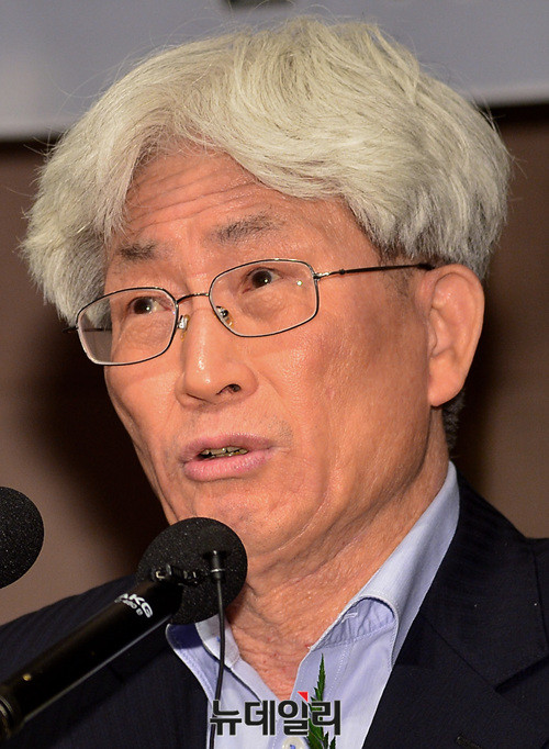 ▲ 수상소감 밝히는 복거일 문화미래포럼 대표 ⓒ 뉴데일리 공준표