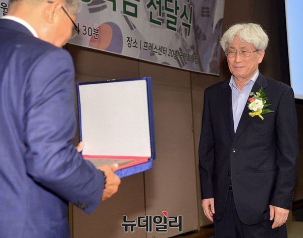 ▲ 왼쪽부터 손병두 대한민국사랑회 이사장, 복거일 미래문화포럼 대표 ⓒ 뉴데일리 공준표