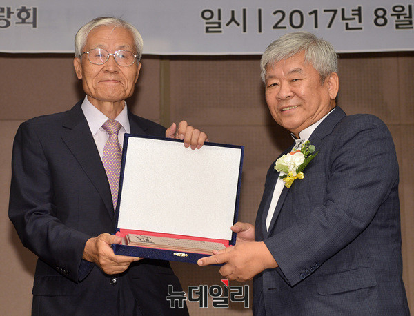 ▲ 왼쪽부터 조갑제 조갑제닷컴 대표, 서경석 목사 ⓒ 뉴데일리 공준표