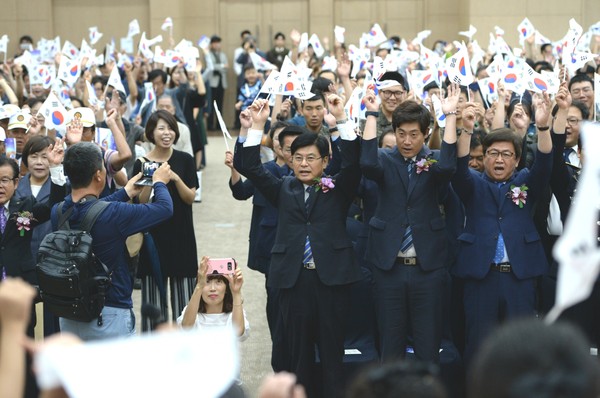 ▲ 이춘희 세종시장을 비롯한 기관장들이 15일 제72주년 광복절을 맞아 정부세종청사에서 기념식을 가졌다.ⓒ세종시