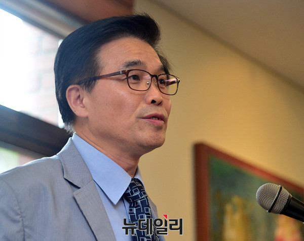 ▲ 16일 오후 서울 중구 정동 프란치스코 교육회관에서 제78회 이승만 포럼이 개최된 가운데 김권정 대한민국 역사 박물관 학예사(경희대 후마니타스 칼리지 교수)가 강연을 이어가고 있다.ⓒ뉴데일리 공준표 기자.