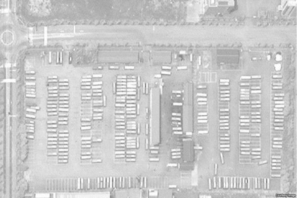 ▲ 지난 6월16일 '디지털 글로브' 사가 개성공단 버스 차고지를 찍은 위성사진. '미국의 소리' 방송에 따르면 33대의 차량 이동이 확인됐다고 한다.ⓒ'디지털 글로브'