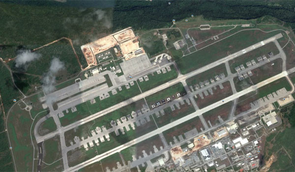 ▲ 舊버전 '구글 어스'에서 볼 수 있는 괌 앤더슨 美공군기지. 2011년 경에 촬영한 사진이다. ⓒ구글 어스 화면캡쳐.