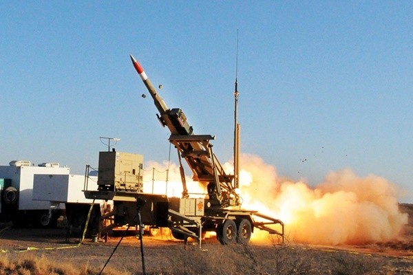 ▲ 미국이 북한의 탄도미사일 도발 위협에 대응, 주한미군에 성능이 향상된 신형 패트리어트 미사일을 도입한 것으로 알려졌다. 사진은 PAC-3 MSE 시험발사 모습.ⓒ美육군 홈페이지 캡쳐