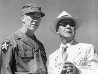 ▲ 이승만 대통령과 미 제8군사령관 밴플리트 대장(왼쪽).