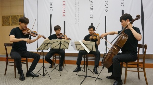 왼쪽부터 바이올리니스트 김영욱, 바이올리니스트 김재영, 비올리스트 이승원, 첼리스트 문웅휘.