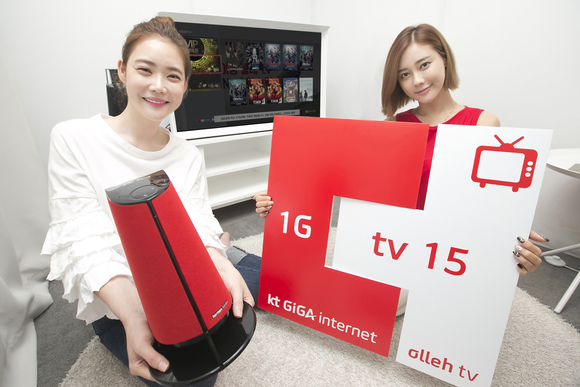 ▲ KT는 인공지능(AI) TV ‘기가지니’ 가입자 10만 돌파를 맞아 KT 인터넷-IPTV 서비스 이용 고객에게 기가지니 혜택을 주는 ‘기가지니 콜라보’ 프로모션을 진행한다. ⓒ KT