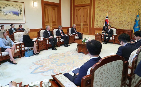 ▲ 문재인 대통령이 오는 9월 6일부터 러시아를 방문한다. ⓒ청와대 제공