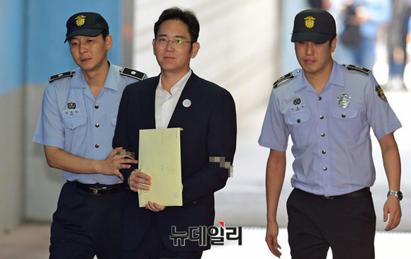 ▲ 이재용 삼성전자 부회장. 그는 25일 1심 선고 재판에서 징역 5년을 선고받았다. ⓒ뉴데일리 정상윤 기자