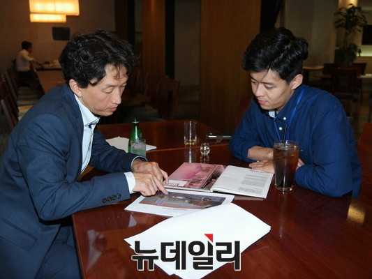 ▲ 조경찬 건축가와 본지 기자 ⓒ 뉴데일리 이기륭 기자