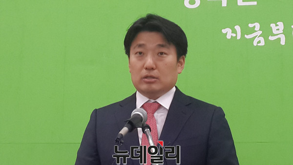 ▲ 감준규 전 떼제베cc 대표이사가 29일 청주시청에서 기자회견을 열고 추가된 변제계획안을 발표하고 있다.ⓒ김종혁 기자