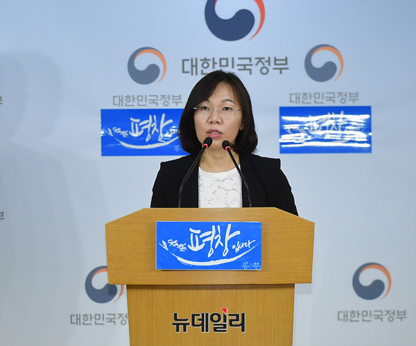 ▲ 신고리 5·6호기 공론화위원회 이희진 대변인. ⓒ뉴데일리 정상윤 기자