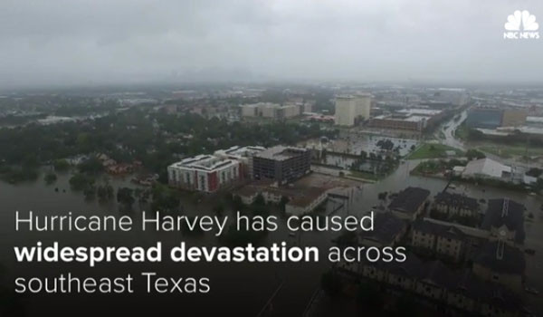 ▲ 물에 잠긴 휴스턴 시내. 이를 복구하는데 얼마나 시간이 걸리고 비용이 들지 알 수가 없다. ⓒ美NBC뉴스 관련보도 화면캡쳐.