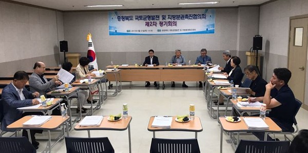 ▲ 충북 국토균형발전 지방분권촉진협의회가 31일 2차 정기회에서 이해찬 의원의 KTX세종역 신설 재추진 발언을 규탄하며 끝까지 대응하겠다고 결의했다.ⓒ충북국토균형발전지방분권촉진협의회