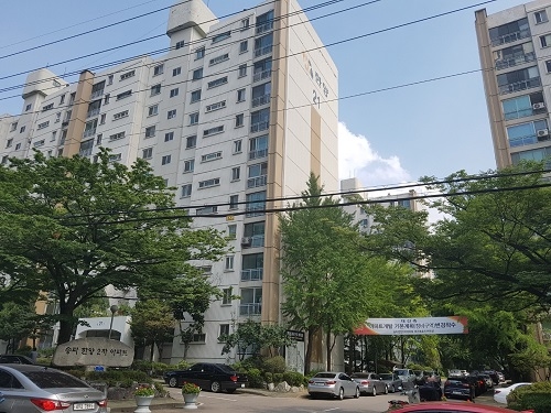 송파동 한양2차아파트 재건축추진위원회는 아파트개발 기본계획 변경에 착수했다.ⓒ이보배 기자