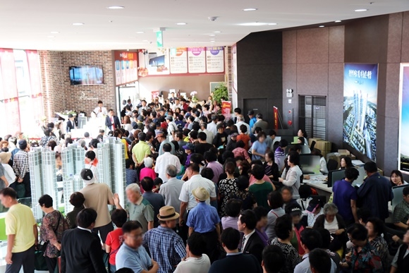 ▲ '천안역사 동아 라이크 텐' 견본주택 내. ⓒ동아건설산업