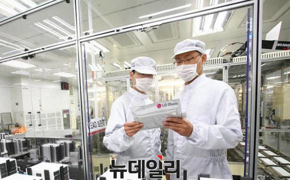 ▲ LG화학 배터리 생산 현장.ⓒLG화학