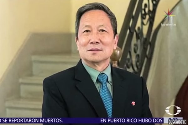 ▲ 멕시코 정부로부터 추방 명령을 받은 김형길 駐멕시코 北대사가 “무지한 조치”라며 강력히 반발하고 나섰다. 사진은 김형길 駐멕시코 北대사.ⓒ멕시코 민영 방송사 '노티시에로스 텔레비자' 유튜브 영상 캡쳐