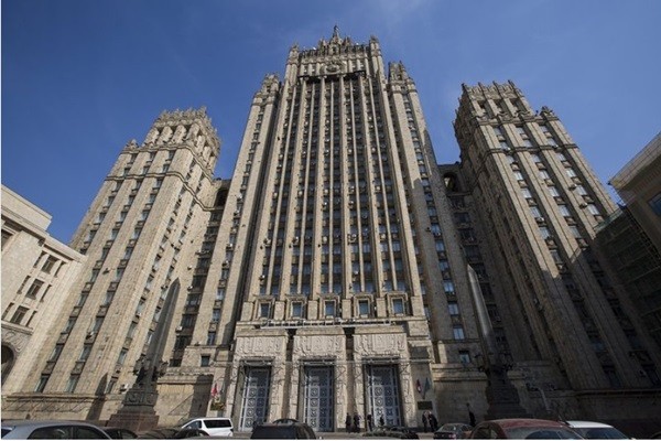 러시아가 유엔 안전보장이사회(이하 유엔 안보리)의 추가 대북제재 결의 2375호 채택을 두고 “중국과 함께 미국의 초강경 초안을 수정하는데 성공했다”고 밝혔다. 사진은 모스크바에 위치한 러시아 외무부 건물.ⓒ주미 러시아 대사관 공식 트위터