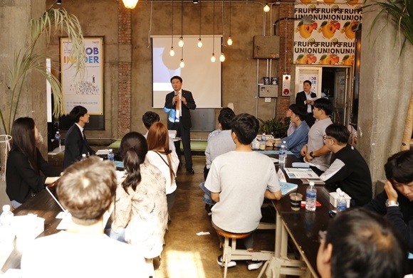 ▲ 정광식 대보건설 대표이사가 채용설명회에서 강연을 하고 있다. ⓒ대보그룹