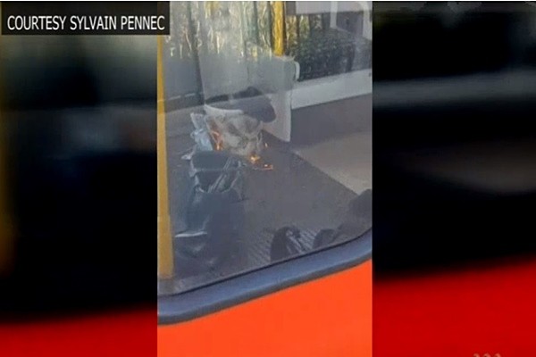 ▲ 사진은 테러에 이용된 사제 폭발물. 英'텔레그래프'에 따르면 기폭장치가 제대로 작동되지 않아 대형 인명 피해가 발생하지 않았다고 한다.ⓒ호주 'ABC' 방송 보도영상 화면캡쳐