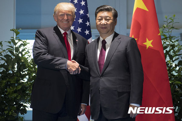 ▲ 지난 7월 독일 프랑프푸르트 G20 정상회의에서 만나 악수하는 도널드 트럼프 美대통령과 시진핑 中국가주석. ⓒ뉴시스. 무단전재 및 재배포 금지.