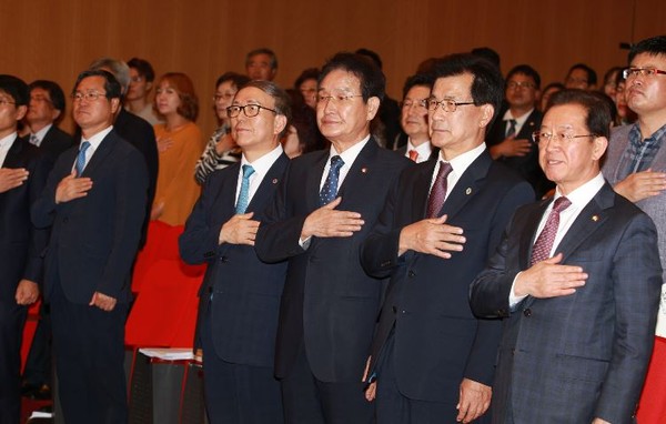 ▲ 19일 충북대 개신문화관에서 ‘헌법개정 국민대토론회’가 진행됐다.ⓒ충북도