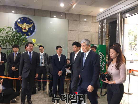 ▲ 조양호 한진그룹 회장은 19일 오전 10시 경찰 조사를 위해 서울 서대문구 미근동 경찰청사에 출두했다.ⓒ뉴데일리