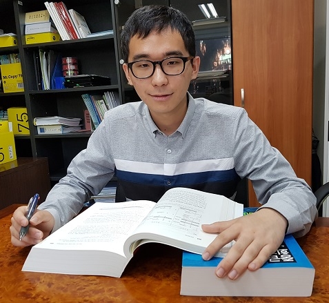 ▲ '2017년도 제52회 공인회계사 시험'에서 최연소 합격자로 이름을 올린 웅지세무대 유승민 학생(20). ⓒ뉴데일리 류용환 기자