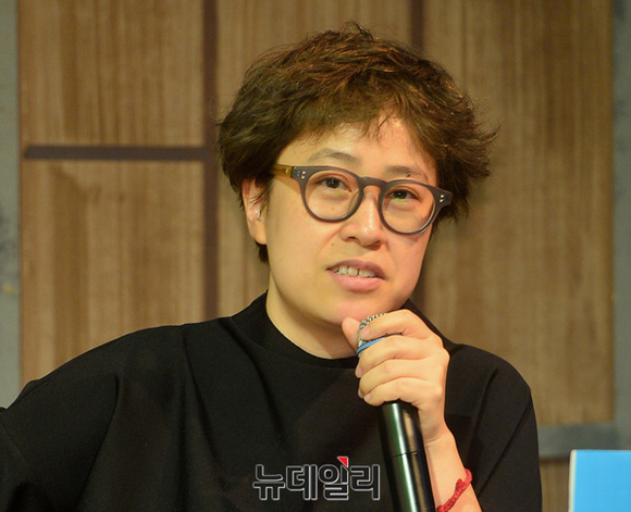 ▲ 22일 칸 라이언즈 서울페스티벌에서 강연을 펼친 김정아 이노션 ECD. ⓒ뉴데일리