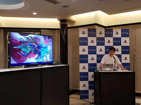▲ 김동규 블루사이드 이사가 22일 일본 치바현 뉴오타니 호텔에서 건그레이브 VR에 대해 소개하고 있다. ⓒ [일본(치바)=뉴데일리 송승근 기자]