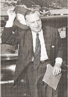 ▲ 이승만과 마라톤협상을 벌이던 로버트슨.