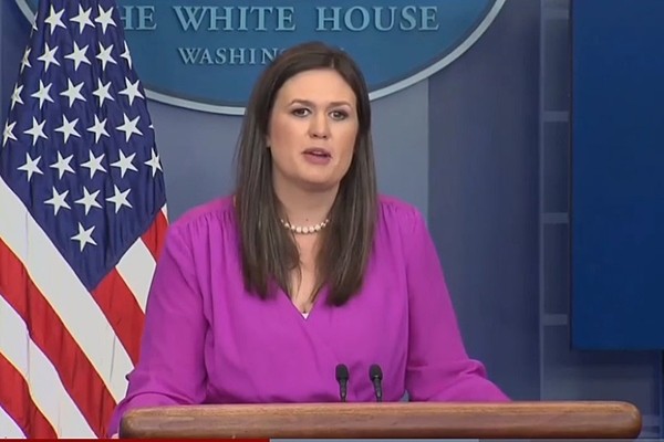 ▲ 미국 백악관이 도널드 트럼프 美대통령이 북한에 선전포고를 했다는 리용호 北외무상의 주장은 터무니없다고 일축했다. 사진은 새라 허커비 샌더스 美백악관 대변인.ⓒ美'폴리티코' 백악관 브리핑 보도영상 화면캡쳐