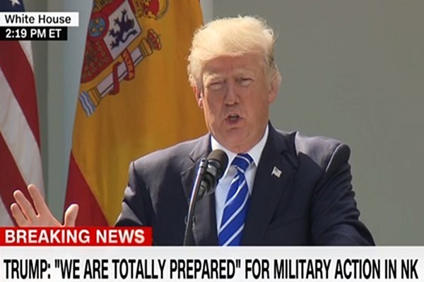 ▲ 도널드 트럼프 美대통령이 대북 군사행동이 우선 선택지는 아니나 언제든지 취할 준비가 돼 있다고 밝혀 눈길을 끌었다. 사진은 관련 美'CNN' 방송 보도 일부.ⓒ美'CNN' 보도영상 화면캡쳐