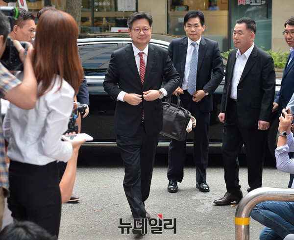 ▲ 김장겸 MBC 사장이 지난 5일 오전 고용노동부 서울서부고용노동지청에 자진 출석하고 있는 모습.ⓒ뉴데일리 공준표 기자.