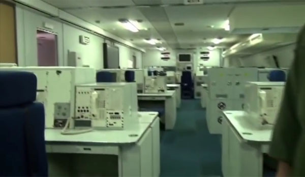▲ 최근 E-4B 나이트 워치의 내부를 공개한 영상이 화제가 됐다. 그러나 관련 영상은 이미 몇 년 전부터 돌았다. 사진은 2013년 9월 30일 유튜브 영상으로 공개된 E-4B 내부 영상. ⓒ유튜브 화면캡쳐.
