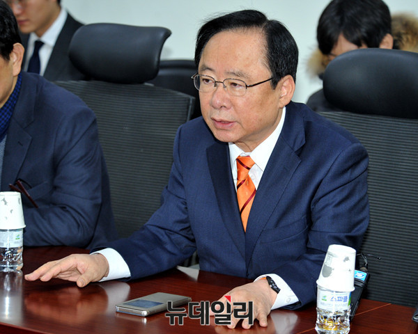 ▲ 자유한국당 5선 이주영 의원도 올 연말에 치러질 원내대표 경선의 후보군 물망에 오르내리고 있다. 다만 현재 국회 개헌특위위원장을 맡고 있다는 게 변수라는 지적이다. ⓒ뉴데일리 이종현 기자