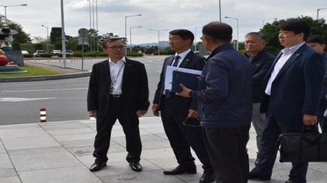 ▲ 성일환 한국공항공사 사장이 7일 청주국제공항에서 공항 역사상 역대 최대 규모가 이동한 추석연휴 특별교통대책을 점검하고 있다.ⓒ공항공사 청주지사