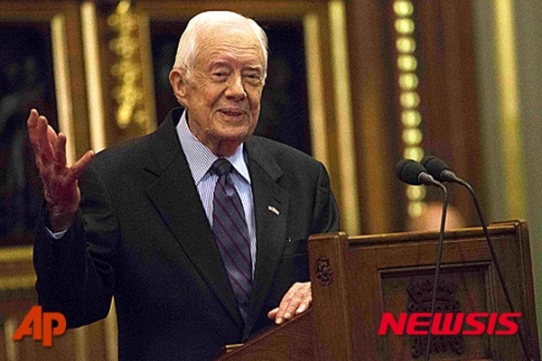 ▲ 지미 카터 前 美대통령이 북핵 문제 해결을 위해 북한에서 김정은과 면담하는 방안을 희망하는 것으로 알려졌다. 사진은 지미 카터 前 美대통령.ⓒAP-뉴시스. 무단전재 및 재배포 금지