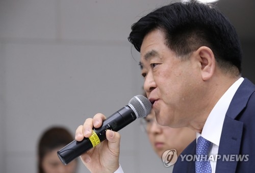 ▲ 12일 정무위원회 국정감사에 권오갑 현대중공업 부회장이 증인으로 출석해 군산조선소 가동중단에 대해 답변했다.ⓒ연합뉴스