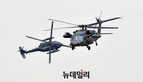 ▲ ADEX 개막 리허설 펼치는 공군 항공 구조시연 ⓒ뉴데일리 오세진 기자