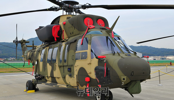 ▲ 국제 항공 우주 및 방위산업 전시회(ADEX2017)에서 전시중인 KAI 군용 기동 헬기 ⓒ뉴데일리 오세진 기자
